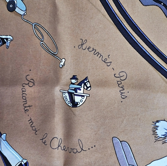 🇨🇵 HERMES silk scarf 90X 90 cm peach color authentic made in France 🇨🇵 - Picture 11 of 12